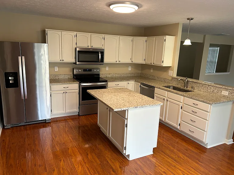 Stainless appliances and granite countertops