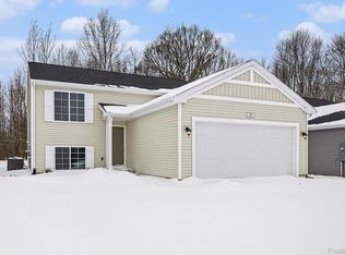 3151 Wild Orchid Ln, Burton, MI 48519