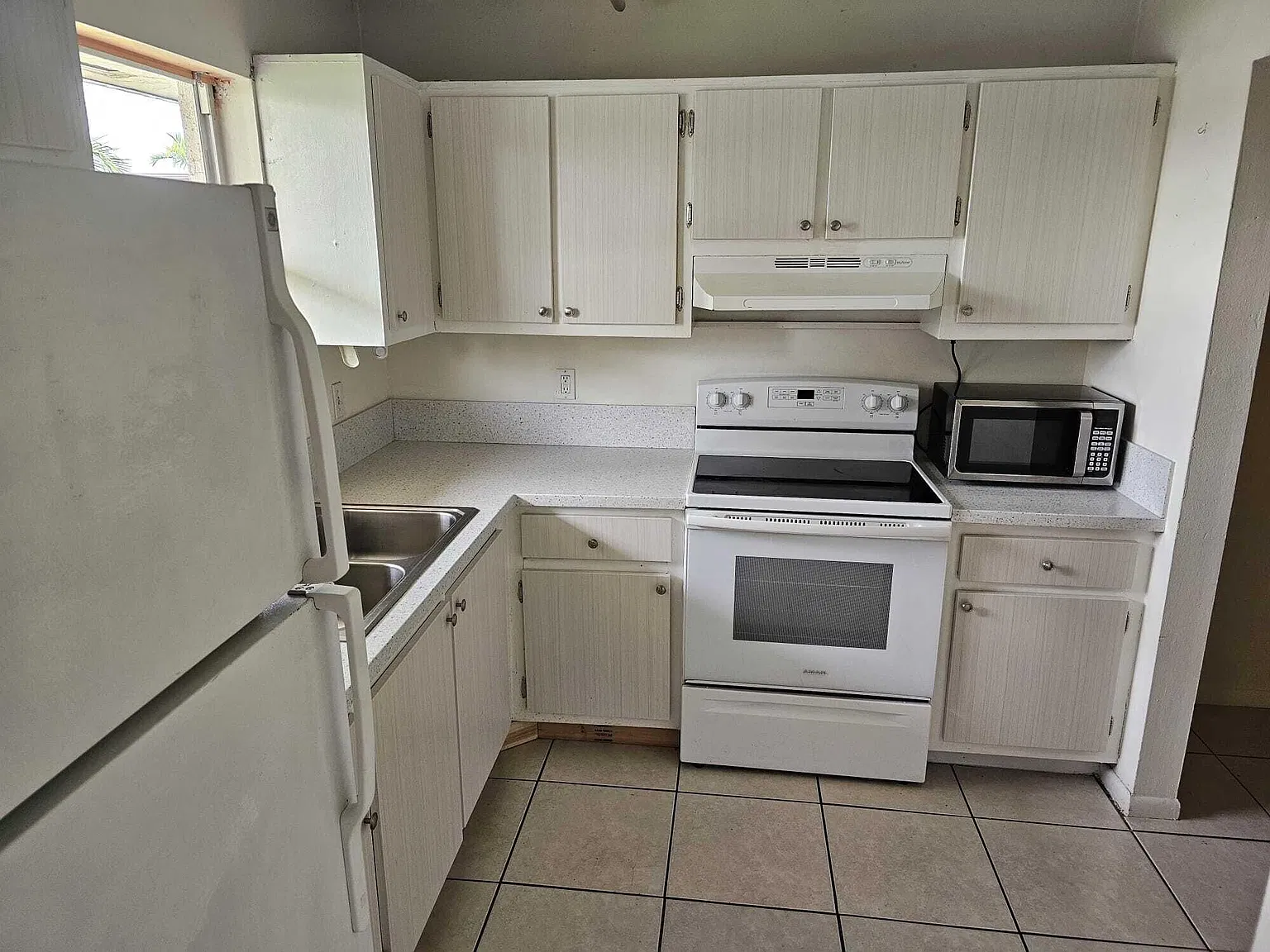 1 bed, 1.5 bath, 782 sqft, $1,350 — Photo 3