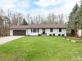 14155 Deer Cove Dr, Holland, MI 49424