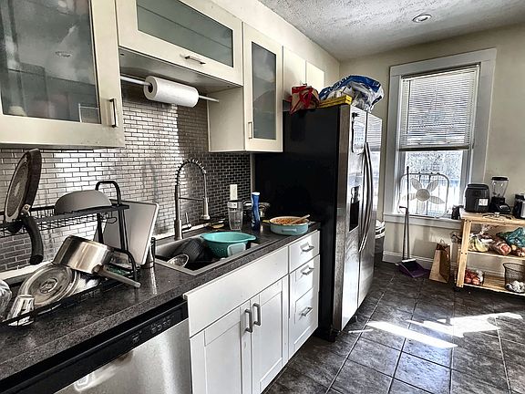 3rd image of 108 Hyde Park Ave #1CP