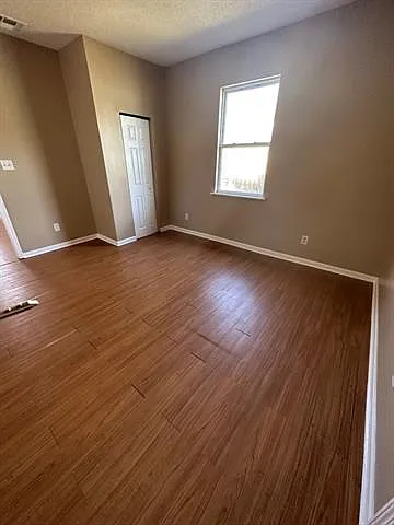 2515 N Galvez St — Photo 3