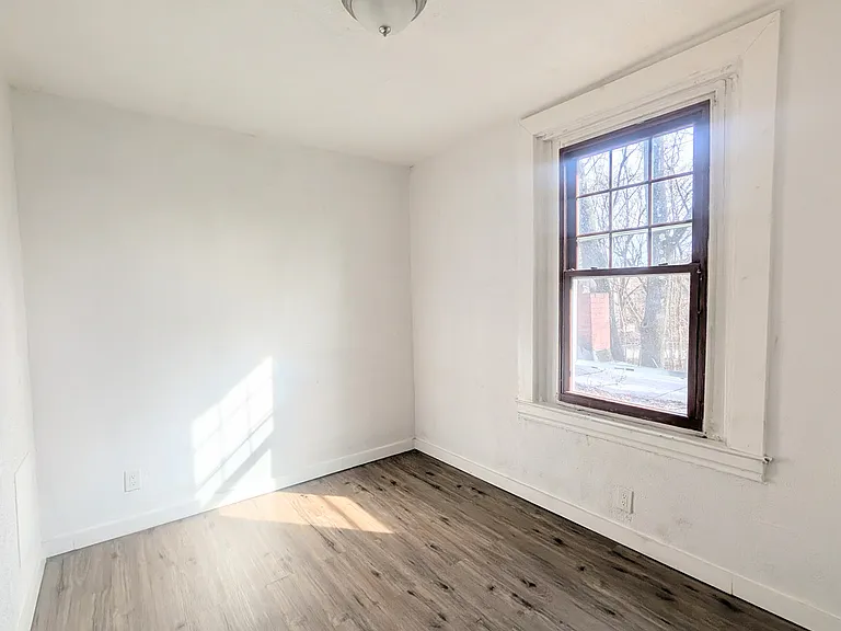 6954 Mount Vernon St — Photo 6