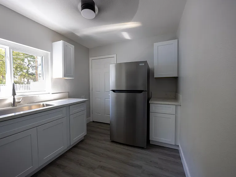 1008 S 3rd St #4 — Photo 2
