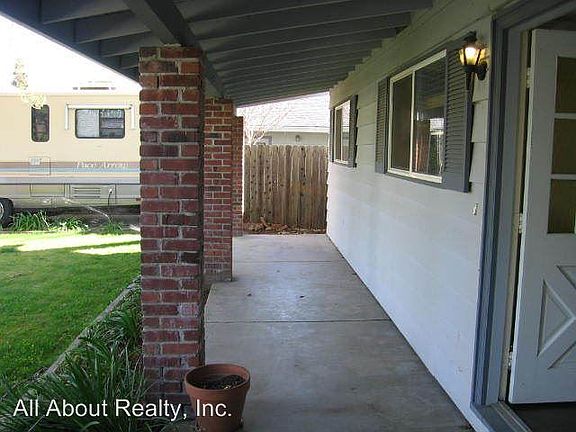 2nd image of 6219 Oakcreek Way