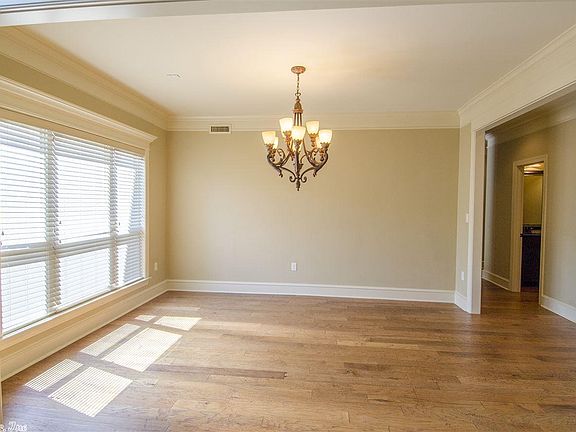 4th image of 175 Blackburn Dr