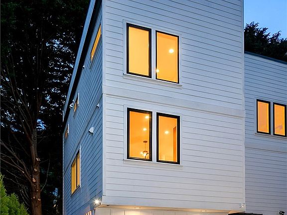 3rd image of 4321 A 35th Avenue W