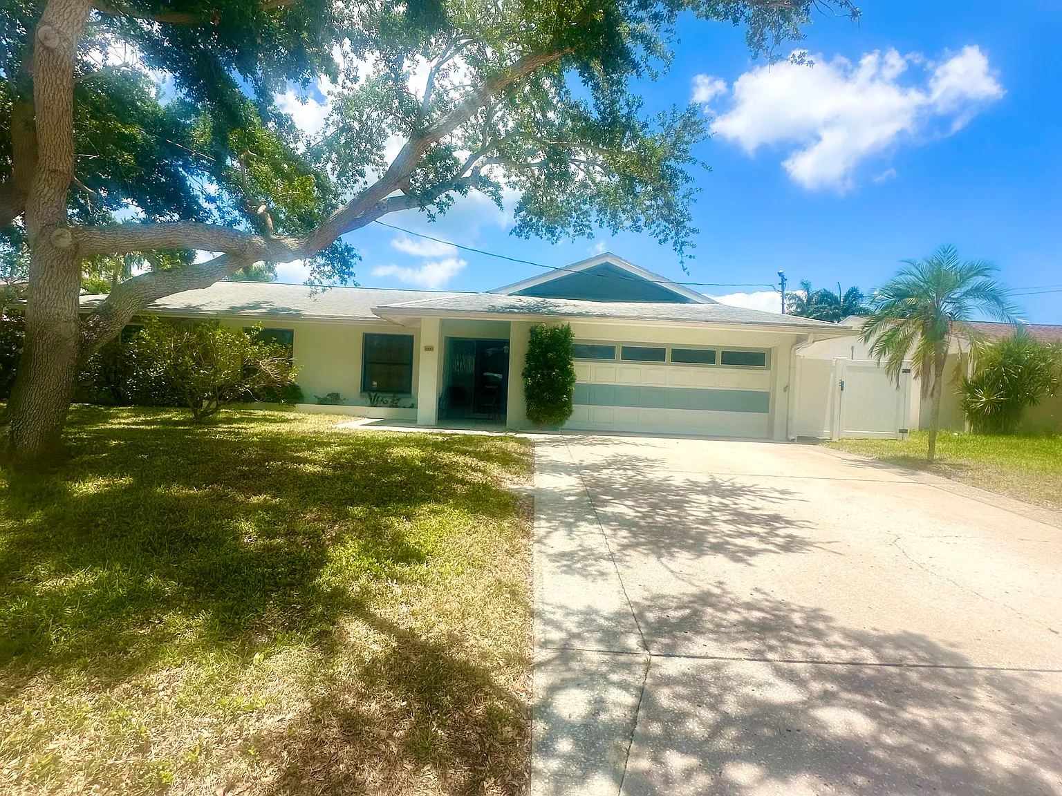 4 bed, 2394 sqft, $4,500 — Photo 2