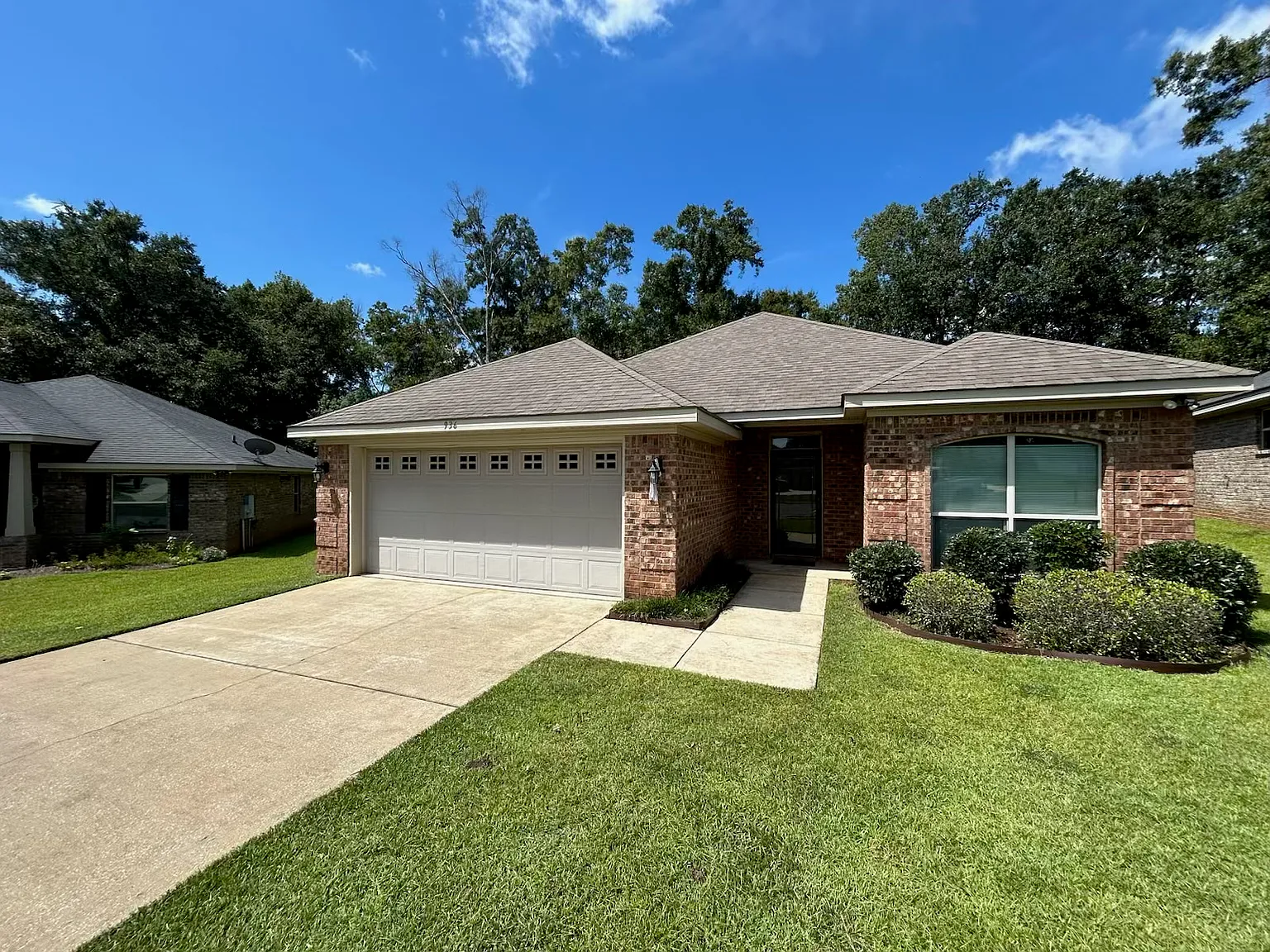 3 bed, 1607 sqft, $1,900 — Photo 1