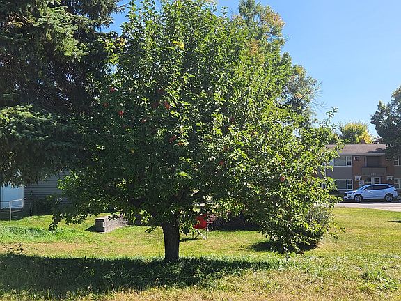 4th image of 403 E Fairview Ave