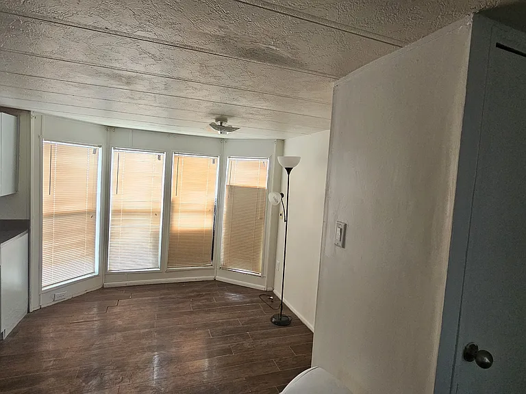 345 Nevada Dr — Photo 10