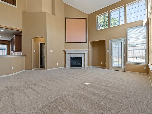 5th image of 2477 Deerwood Dr