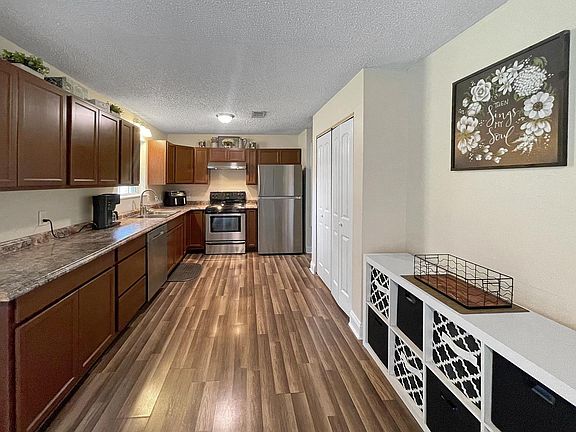 5th image of 241 Ramona Dr