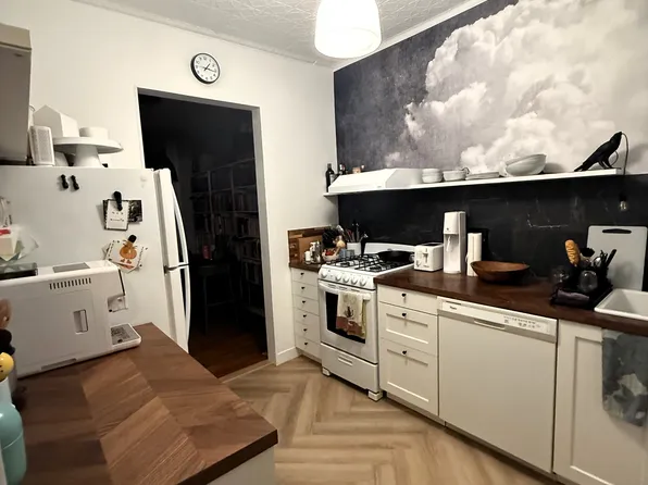 1211 8th Avenue image 1 of 10