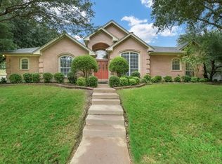 841 Hunters Glen Trl, Fort Worth, TX 76120