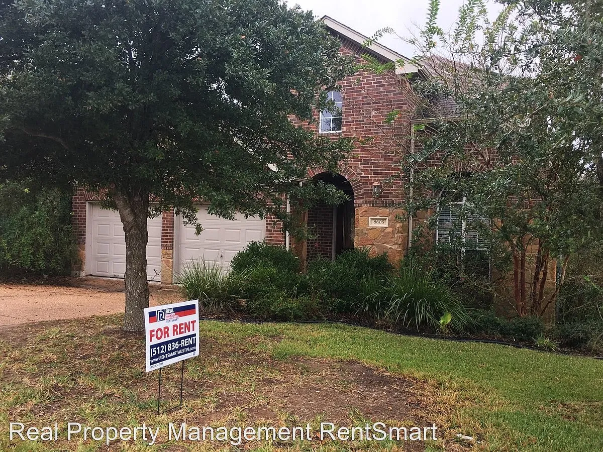 4 bed, 2640 sqft, $3,195 — Photo 2