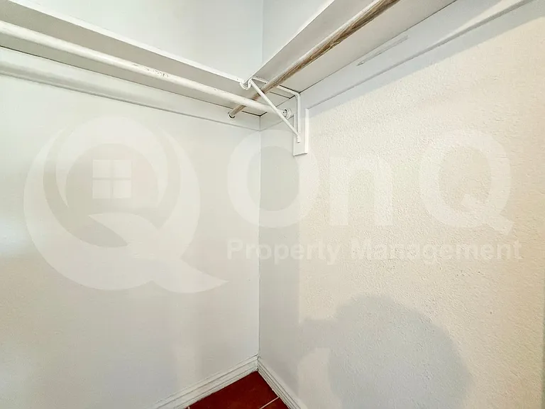 4009 N 48th Ave — Photo 22
