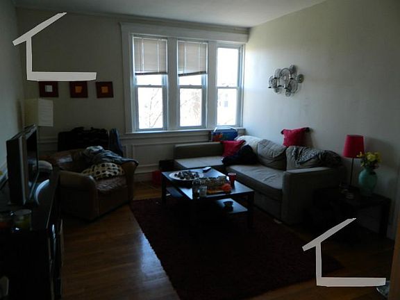 3rd image of 323 Saint Paul St #Bm22