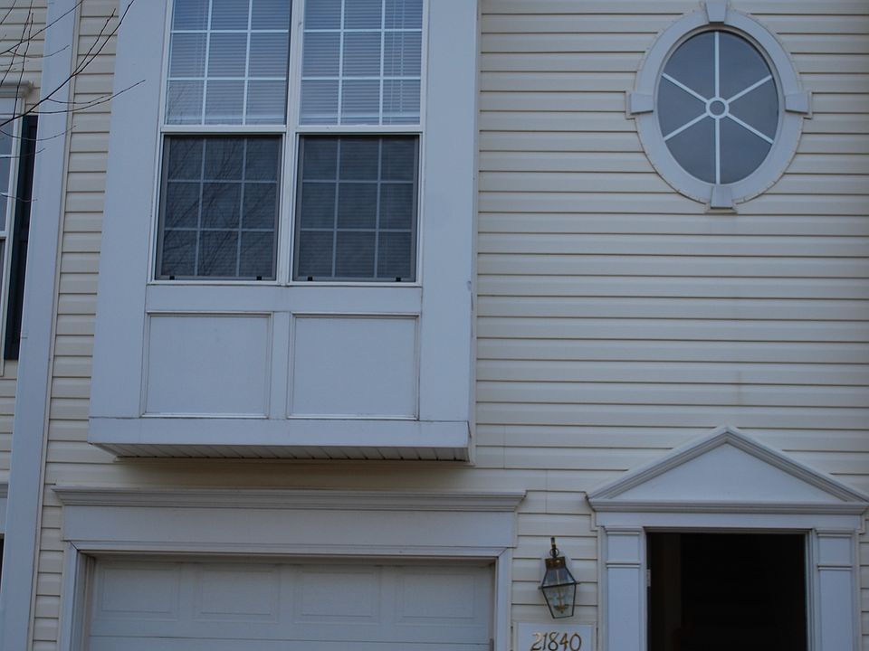 1st image of 21840 Cobble Pond Sq