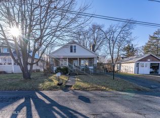 1 Thompson Ct, Rensselaer, NY 12144