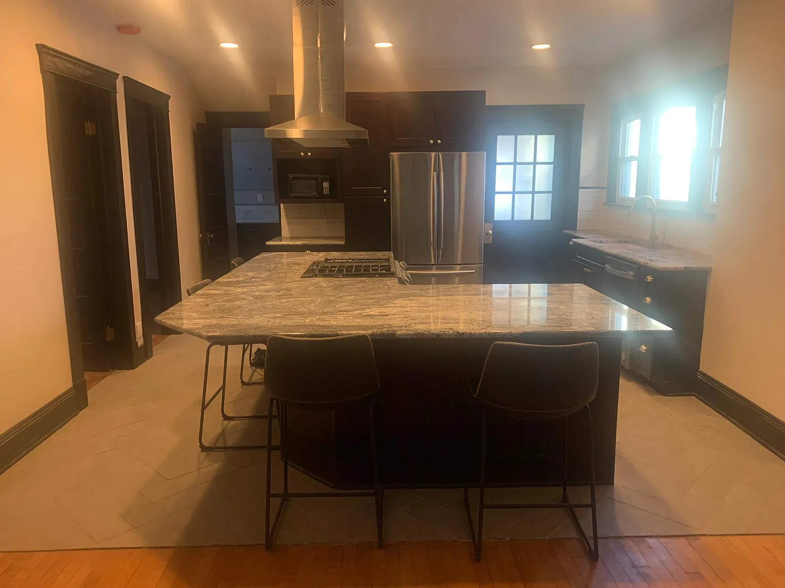 2 bed, 800 sqft, $1,295 — Photo 4