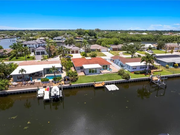 4425 13th Way NE, Saint Petersburg, FL 33703
