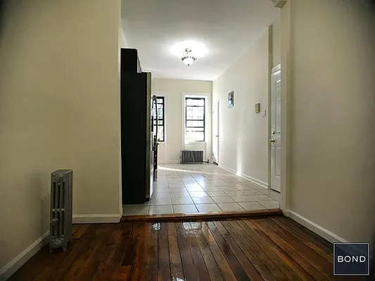 Rented by Bond New York | media 8