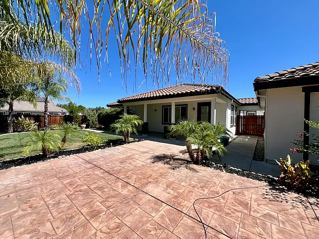 381 Havasu Ct — Photo 33