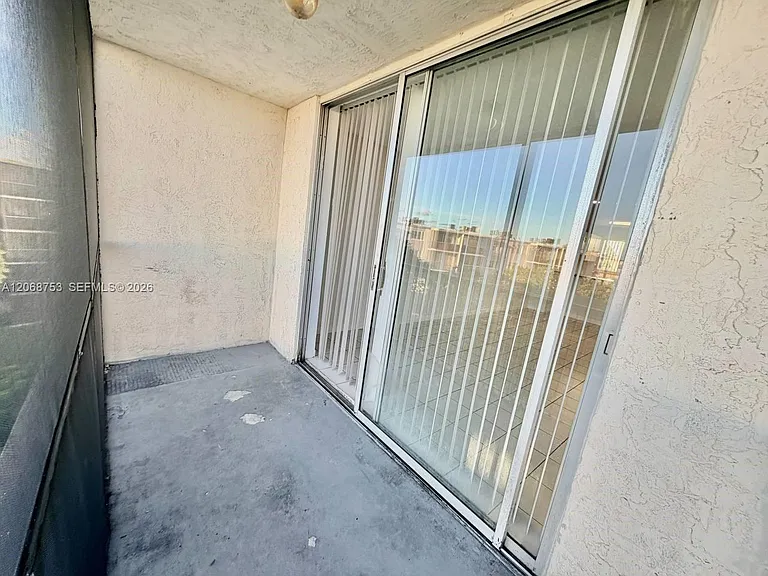 8750 N Sherman Cir #505 — Photo 28