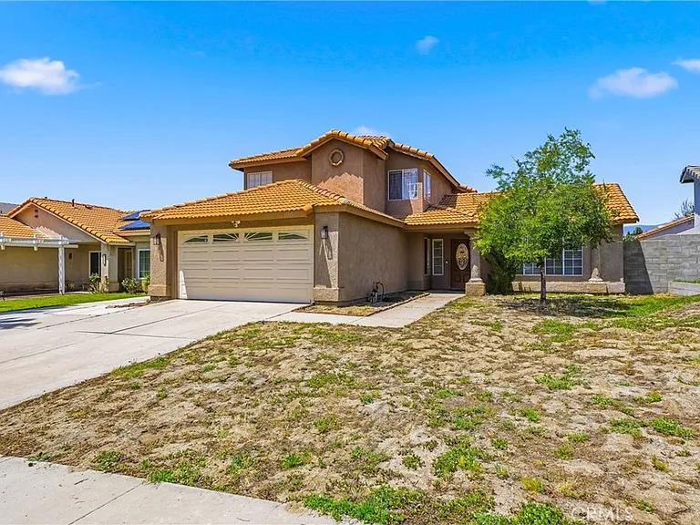 1505 Canterbury Cir — Photo 1