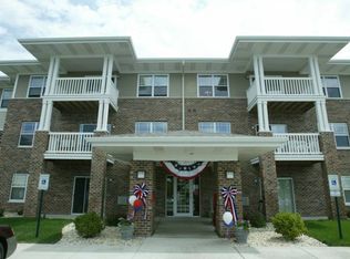 3904 S Prairie Hill Ln, Milwaukee, WI 53228