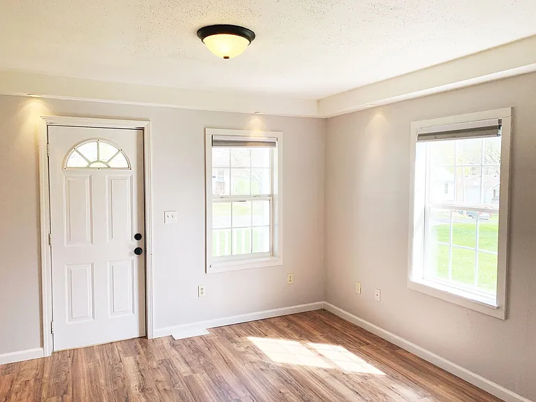 346 Virginia Ave — Photo 13