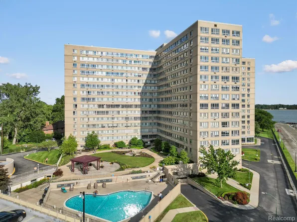 8900 E Jefferson Ave Unit 1110, Detroit, MI 48214