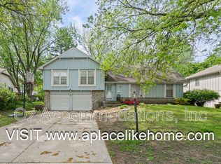8211 W 97th St, Overland Park, KS 66212