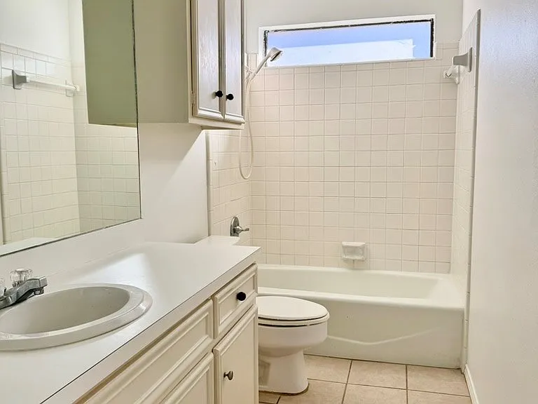 2405 Castleford Rd — Photo 13