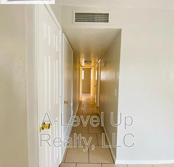 1850 N 5th Ave — Photo 7