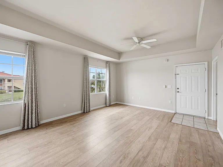 1025 Villagio Cir #208 — Photo 5
