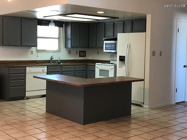 1st image of 1316 W 9th St