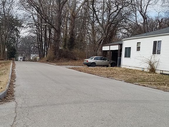 4th image of 3365 W Tennyson Ave
