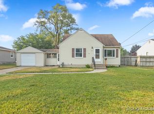 606 Oakcrest St SW, Wyoming, MI 49509