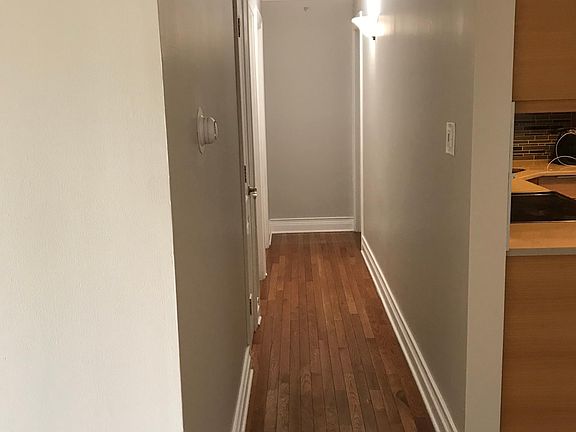 3rd image of 8556 W 102nd Ter