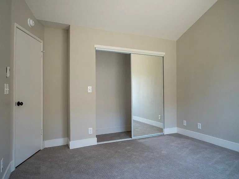 Cedar Court Townhomes — Photo 9
