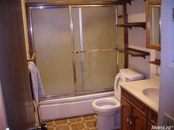 4th image of 2520 Northview Dr