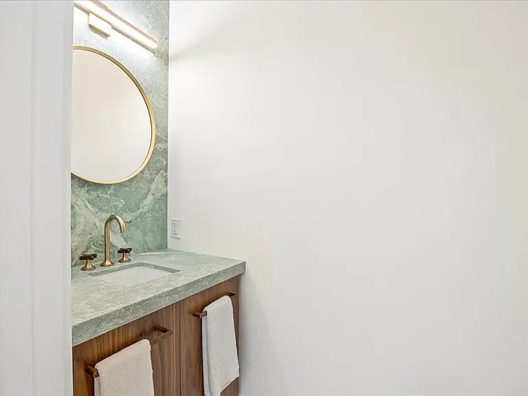 51 Main St #51 — Photo 10