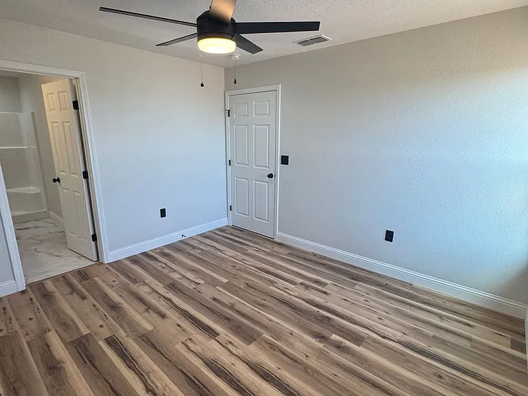 108 Chisum Dr — Photo 6