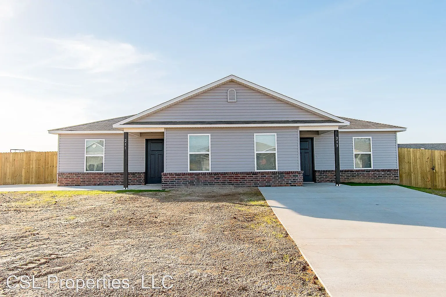 3 bed, 1306 sqft, $1,400 — Photo 1