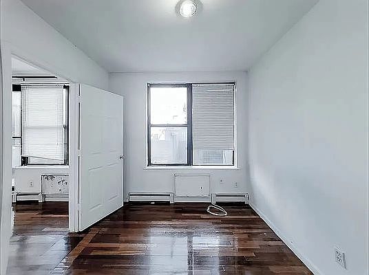5th image of 115 Lexington Ave APT 2B