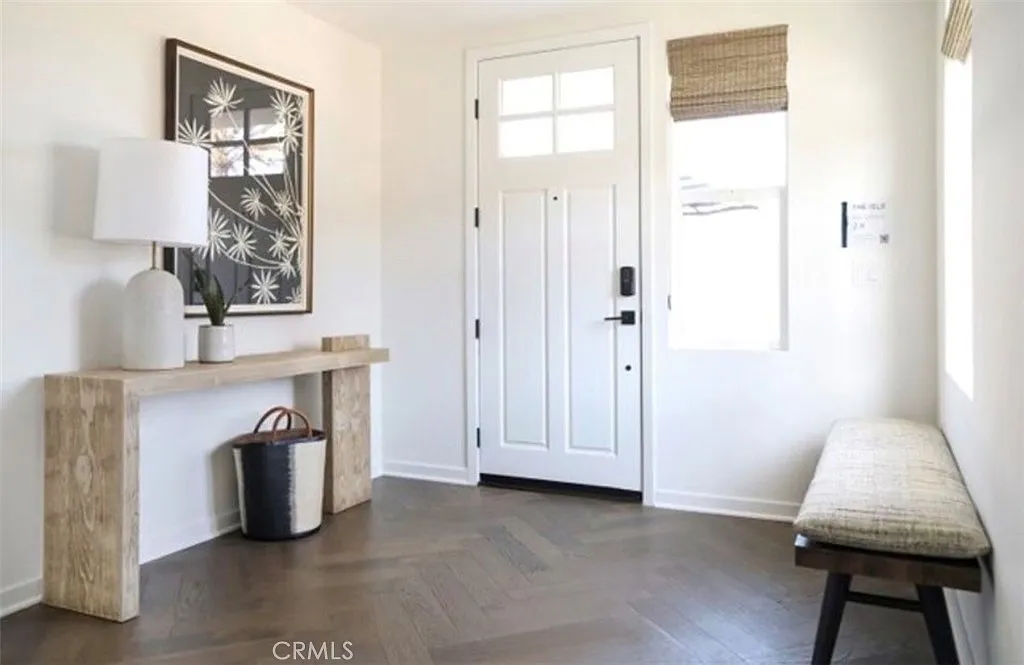 3 bed, 2.5 bath, 1721 sqft, $7,500 — Photo 2