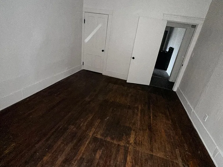 1234 W 6th St #1 — Photo 8