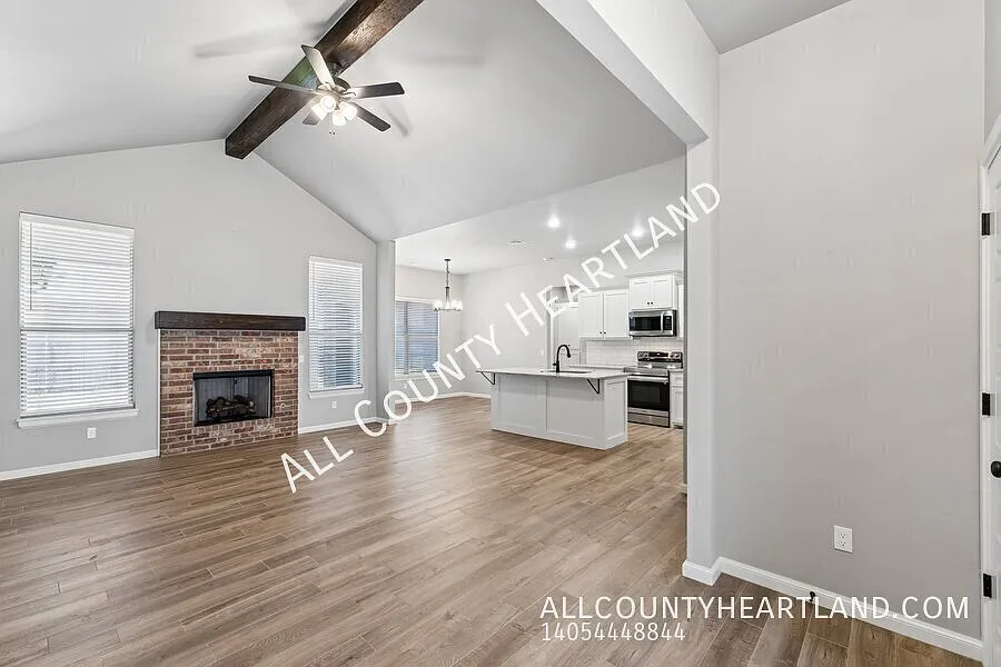 Building Photo - 625 N Cottontail Way